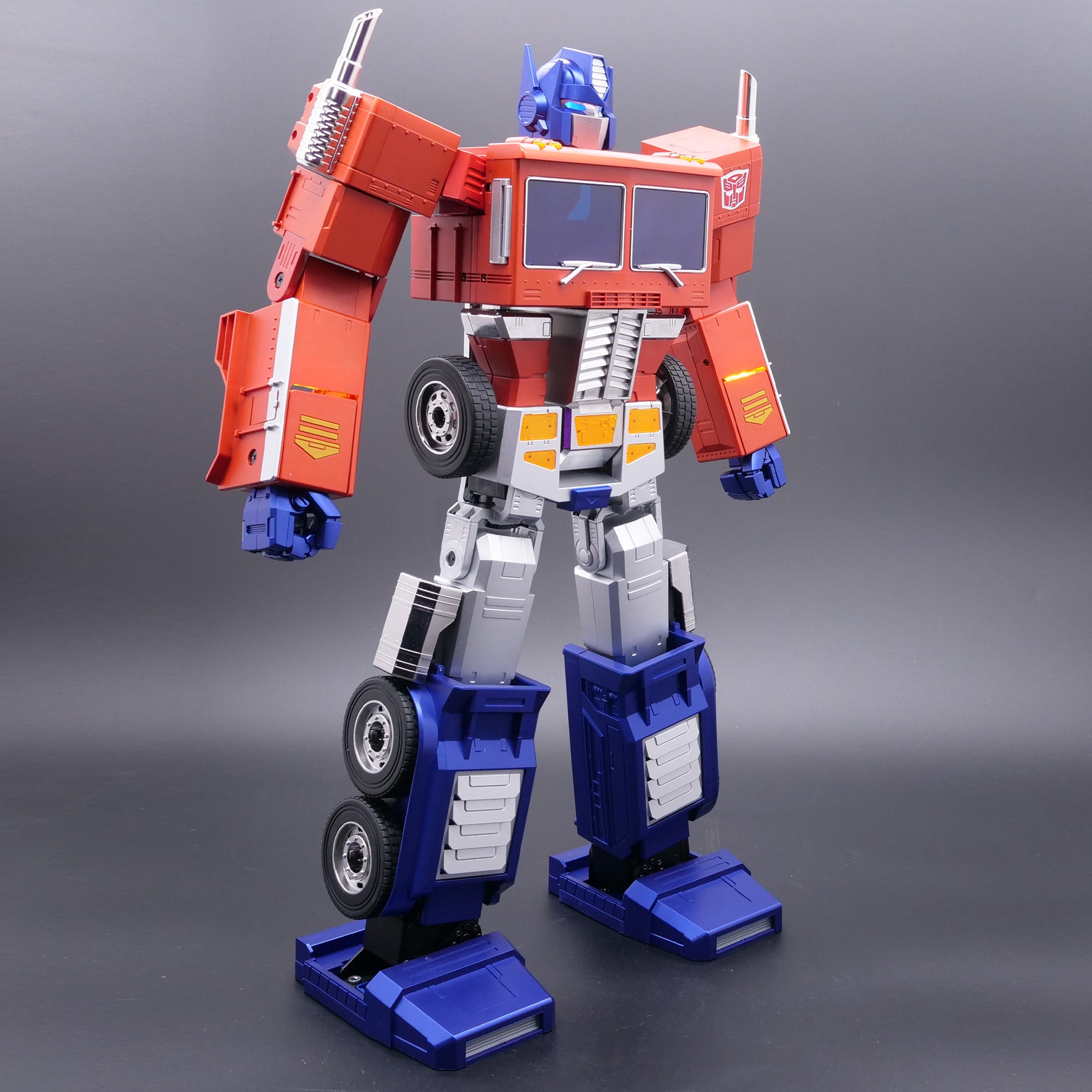 Transformers Optimus Prime self converting robot By Robosen (Pre-order only) - Image 3