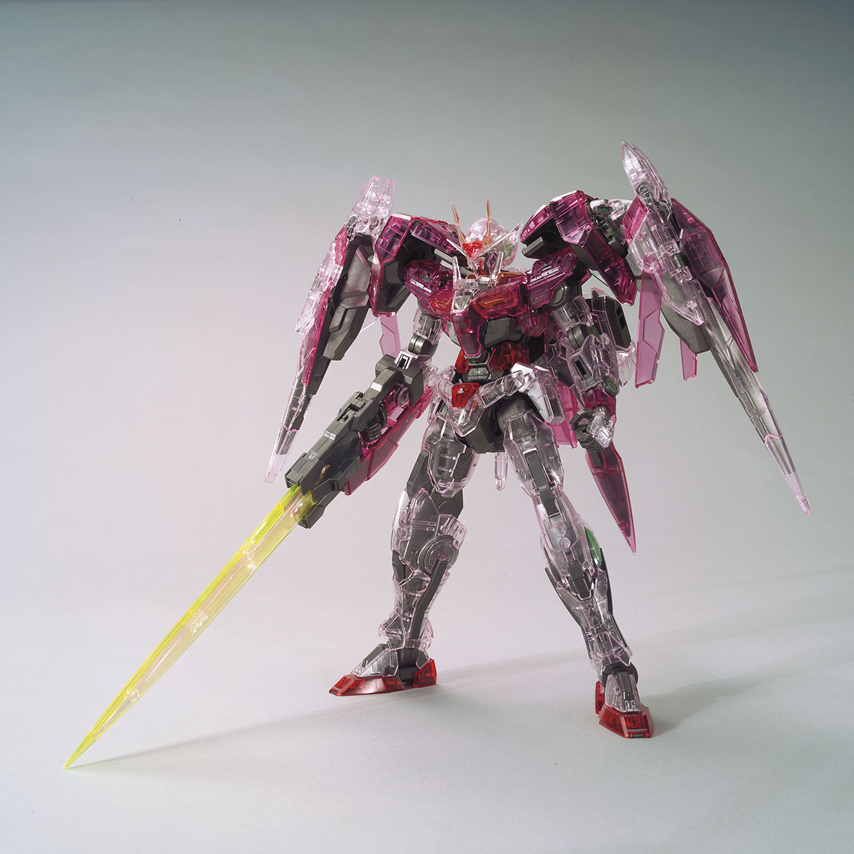 The Gundam Base Limited: 1/100 MG Trans-AM Raiser [Clear Color]