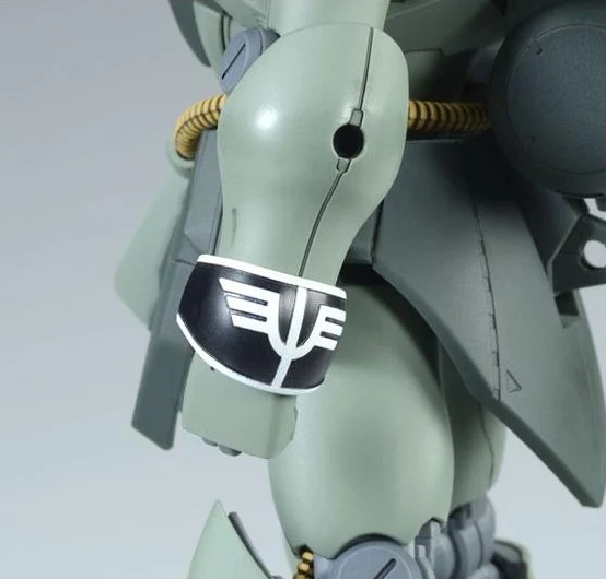P-Bandai: 1/100 MG Geara Doga (Unicorn Ver. RE:0096) - Image 9